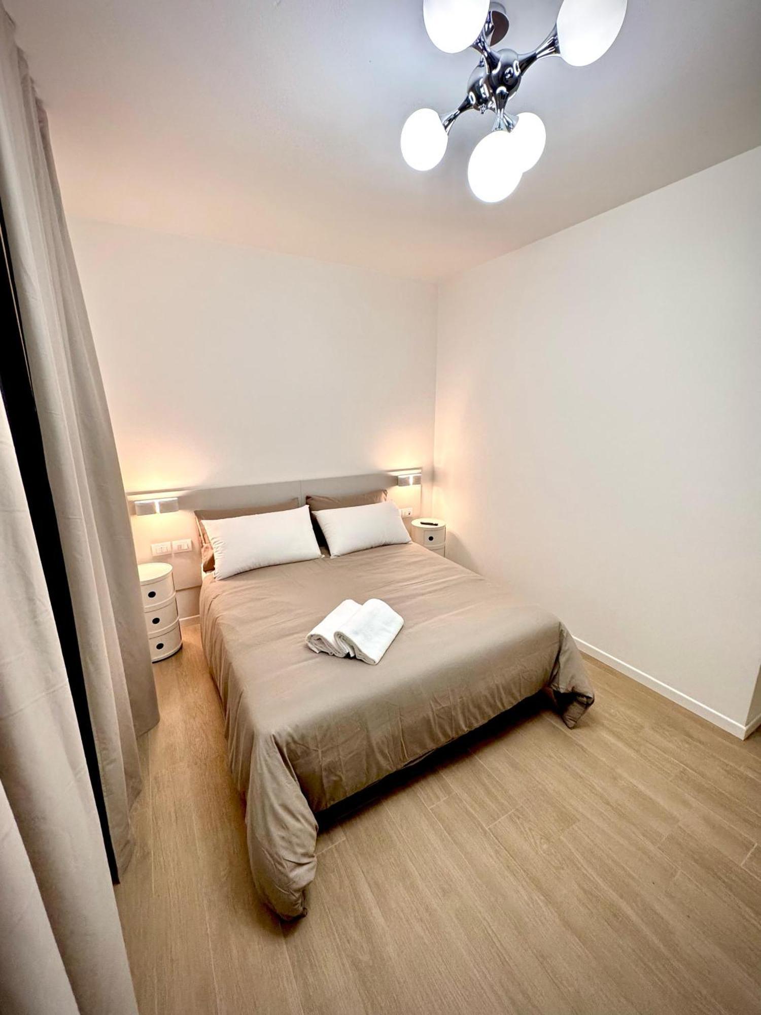 Hotel Villa Mary Santa Maria Di Sala Bagian luar foto