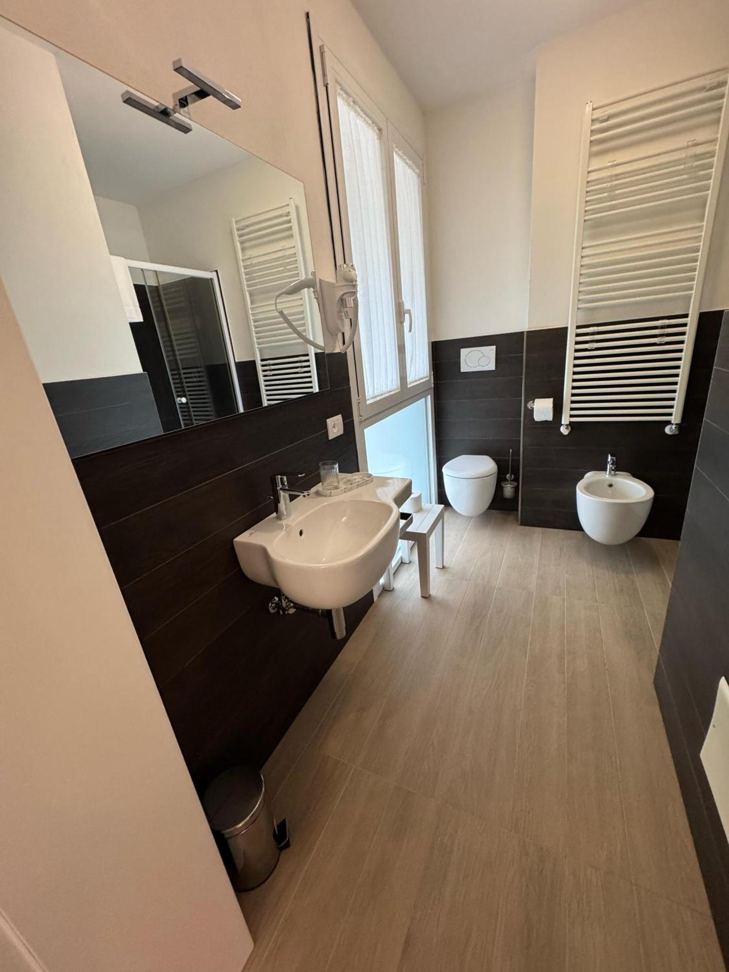 Hotel Villa Mary Santa Maria Di Sala Bagian luar foto