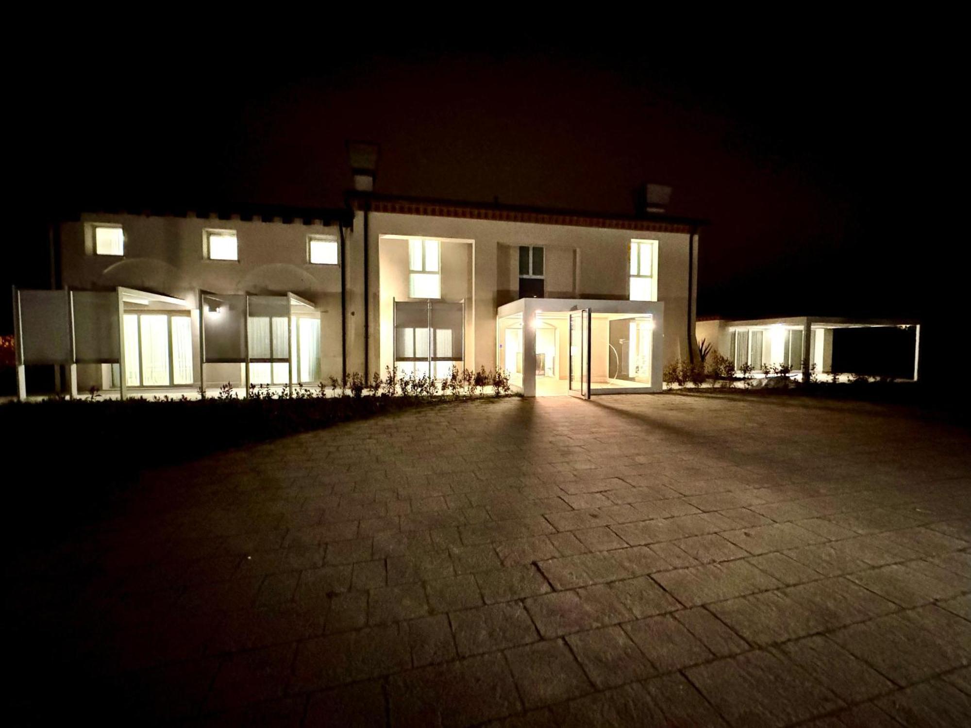 Hotel Villa Mary Santa Maria Di Sala Bagian luar foto