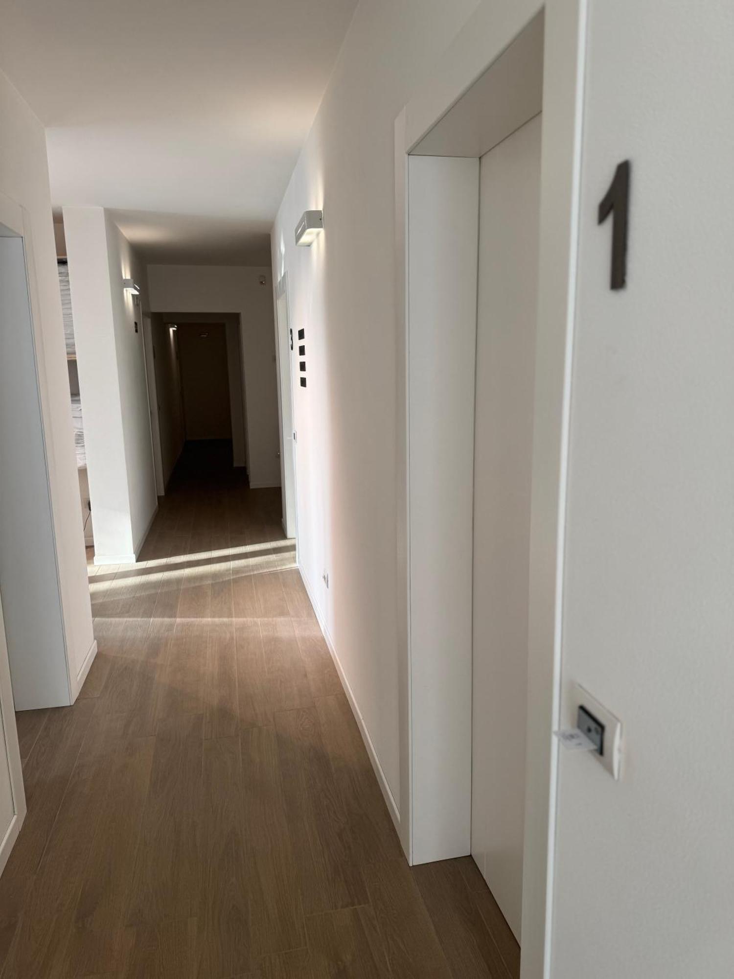 Hotel Villa Mary Santa Maria Di Sala Bagian luar foto
